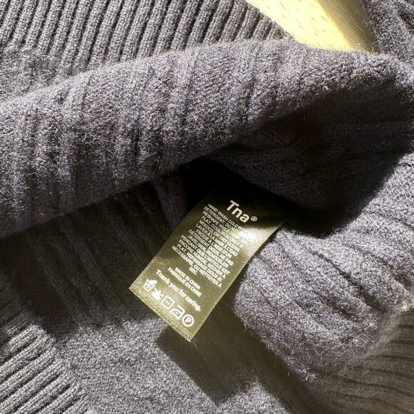 TNA Wool Cashmere Cable Knit Sweater Navy Size Large - Picture 4 of 5